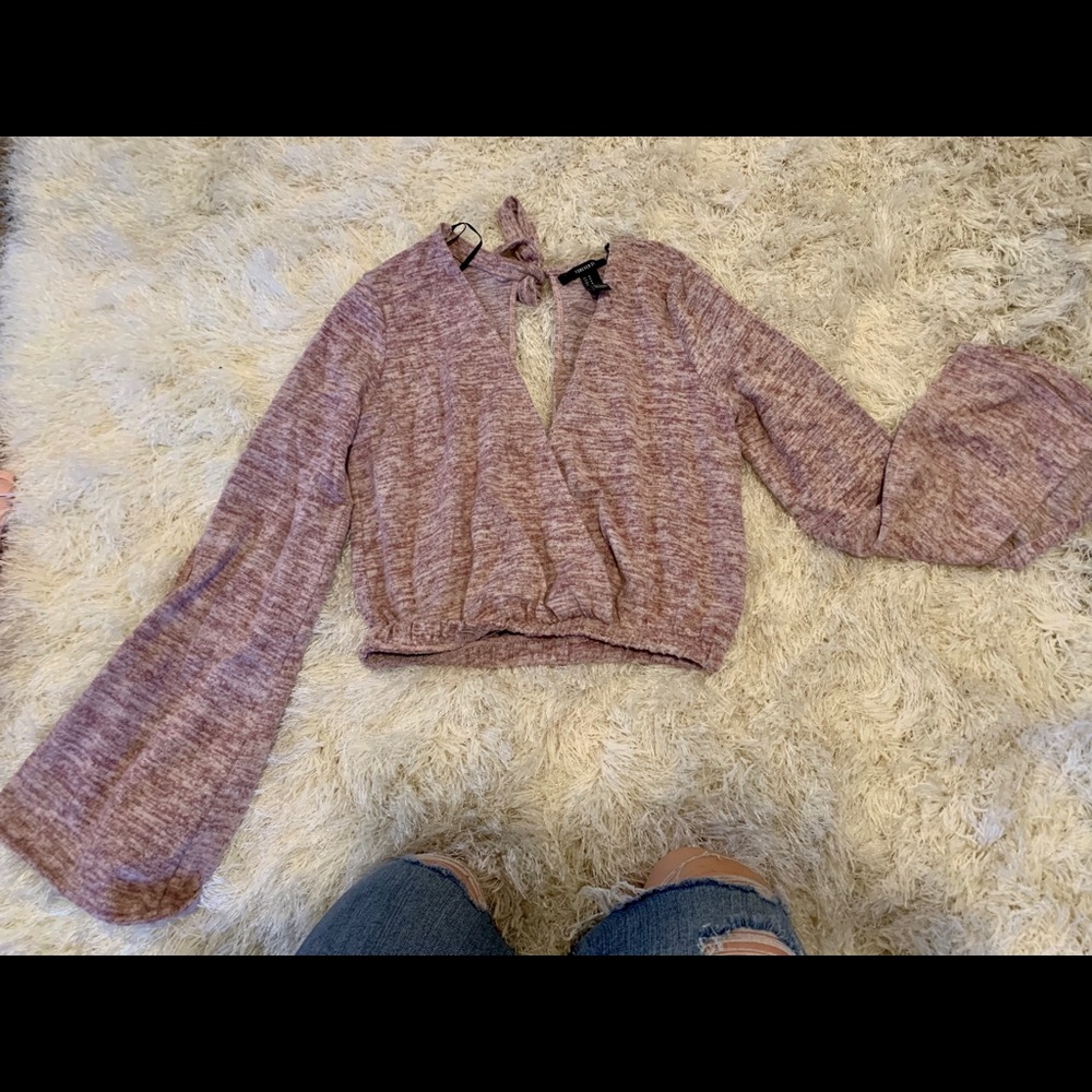 LG sleeve crop tops